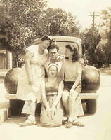 Esther Baellow Wolfson, Louis Cohn, Fannie Cohn Cohen, Eva Cohn Tulchinsky. Jacksonville, FL 1946