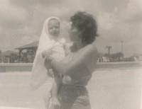 Fannie Cohn Cohen holding Marvin Cohen at Jacksonville Beach