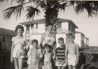 adult is Fannie Cohn Cohen w/ Libby & Marvin in front of her. Not sure who the tall gir or 2 boys on end are - ? friends at Jacksonville Beach