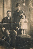 Zalman and Rochelle Choikhit and daughter Anette Muriel, or Vevette