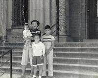 Thelma Hecht Clutz holding Linda Clutz Cohn, Larry Clootz, Marcia Clutz Tropp, 1952