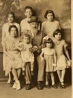 Fannie Baellow Stolov, Louis and Fannie Cohn Cohen, Florence Baellow Hurst, Kolman Balaban, and Hike Cohn Schulman (seated on lap), Bertie Cohn Levin, and Eva Cohn Tulchinsky, 1930